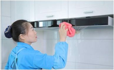 你家油煙機(jī)還不清洗嗎