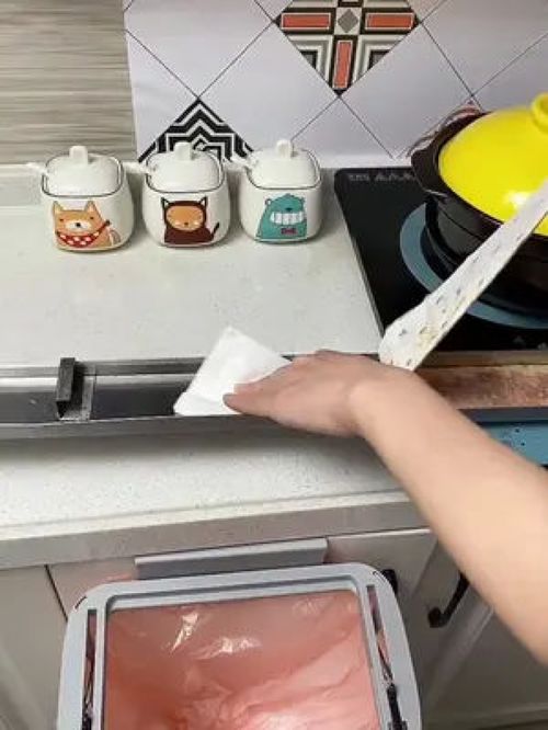 告別油煙機清洗煩惱！超實用的吸油棉讓廚房清潔更輕松